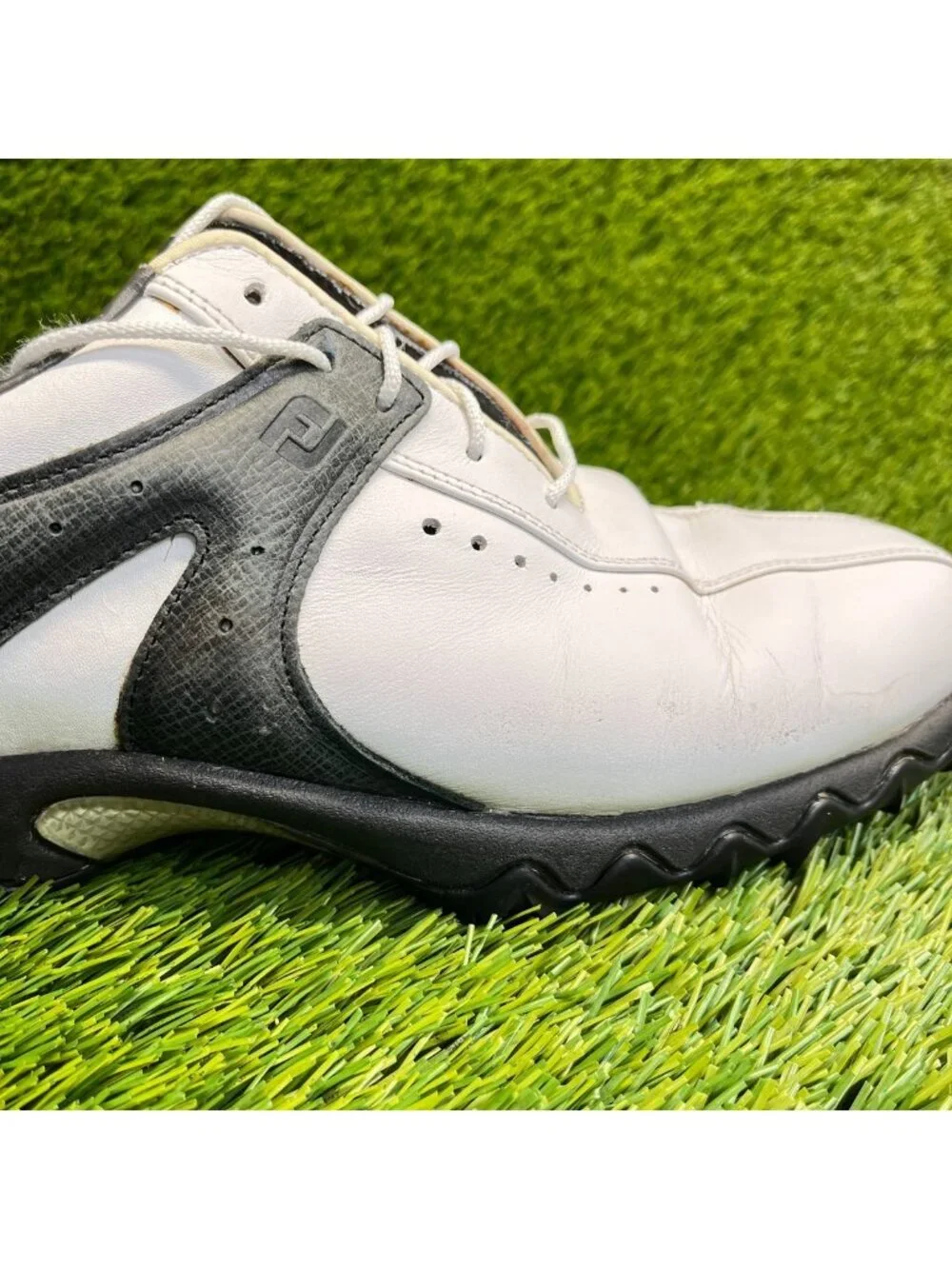 FootJoy Contour Series Mens Size 10 White Black Leather Outdoor Golf Cleats